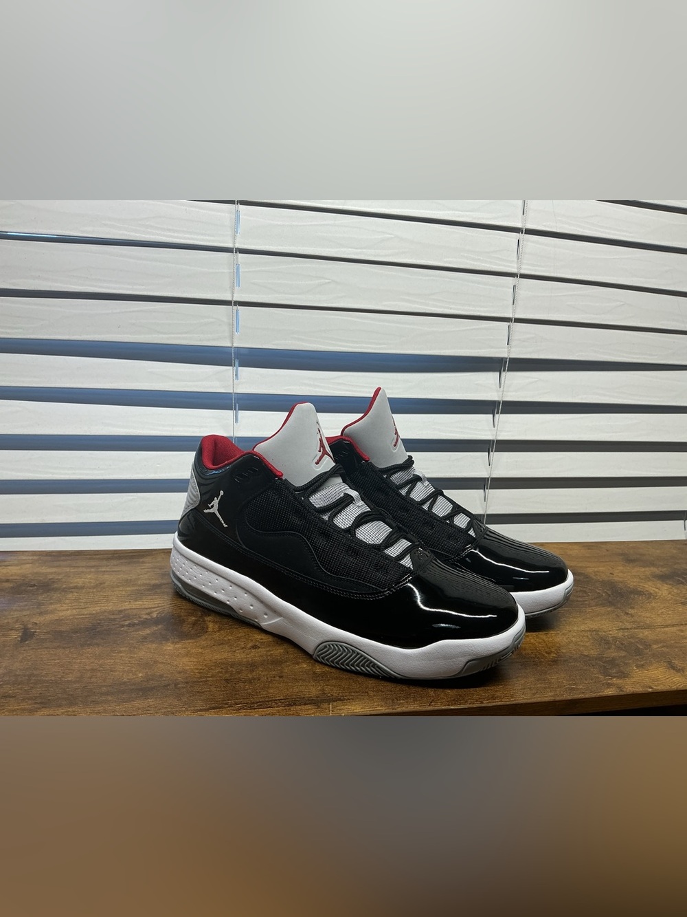 Jordan Men’s Black/White/Red Low-Top Basketball Sneakers